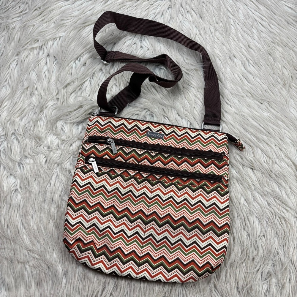 Baggallini Chevron Printed Crossbody Bag Purse‎ Brown Orange Green Ivory